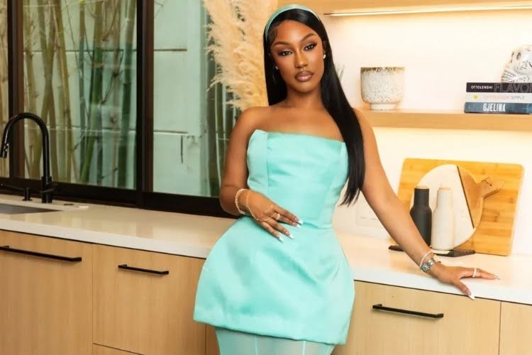 What to Wear to an Engagement Party: Outfit Ideas for Guests and the Bride-to-Be - Ellaé Lisqué
