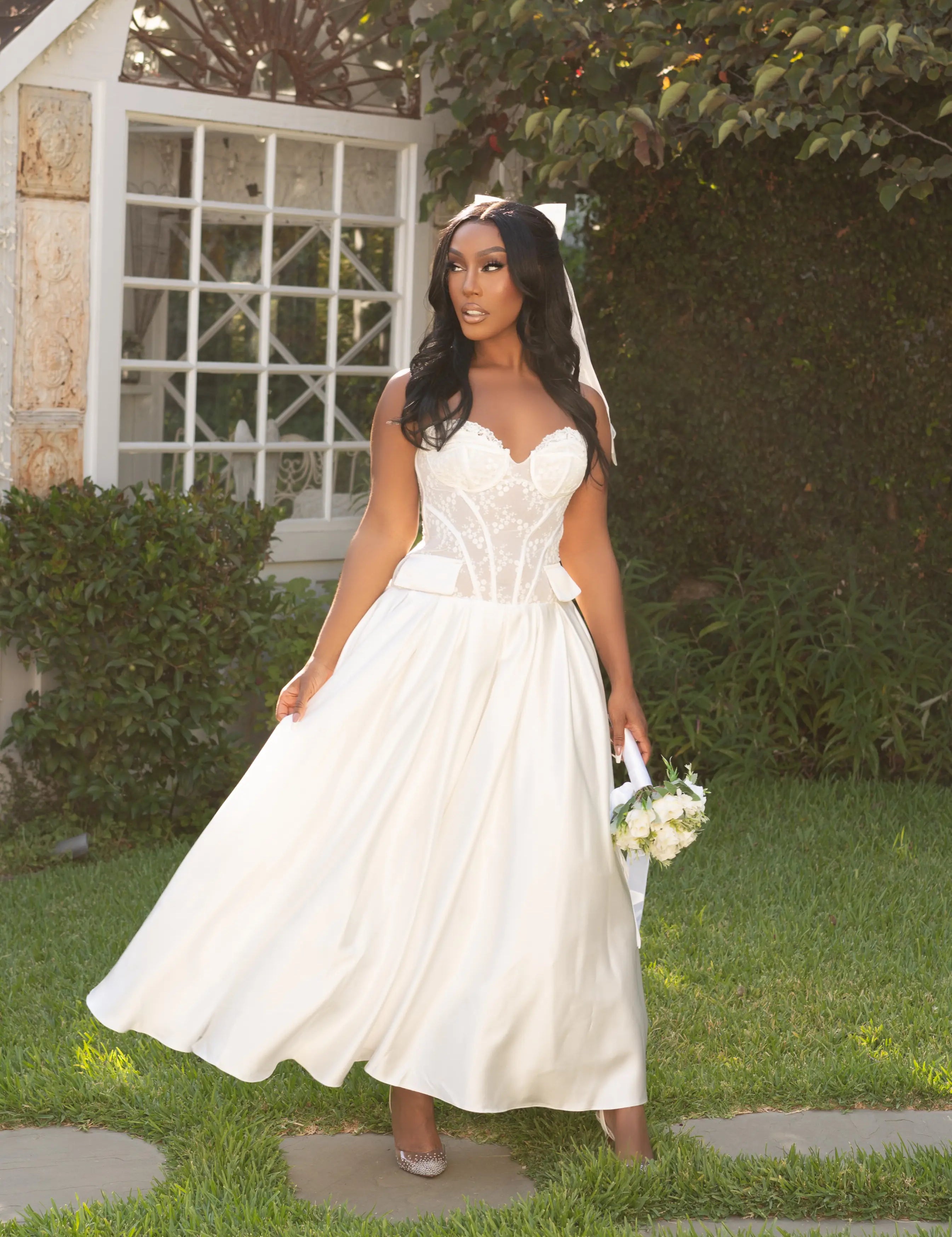 Whitelacecorsetdressbridal-3.webp